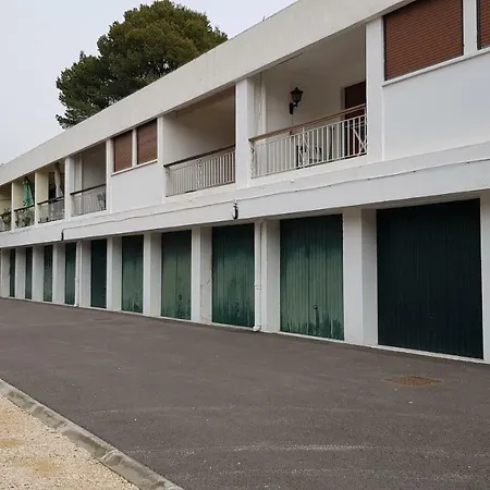 Beau T2 A 200 M De La Mer * Cassis